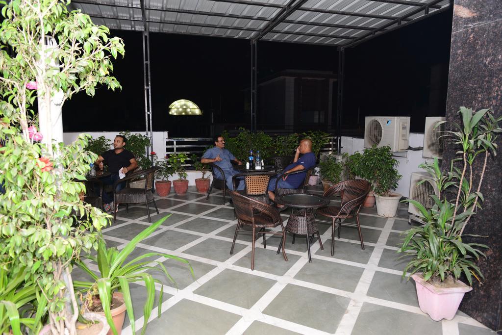 Hotel Cabana @ Pahar Ganj New Delhi Luaran gambar